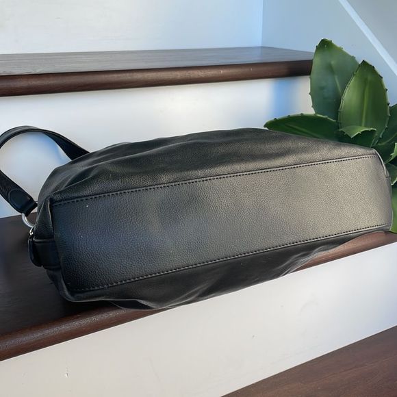 Genuine leather shoulder bag handbag purse like new - Picture 9 of 11